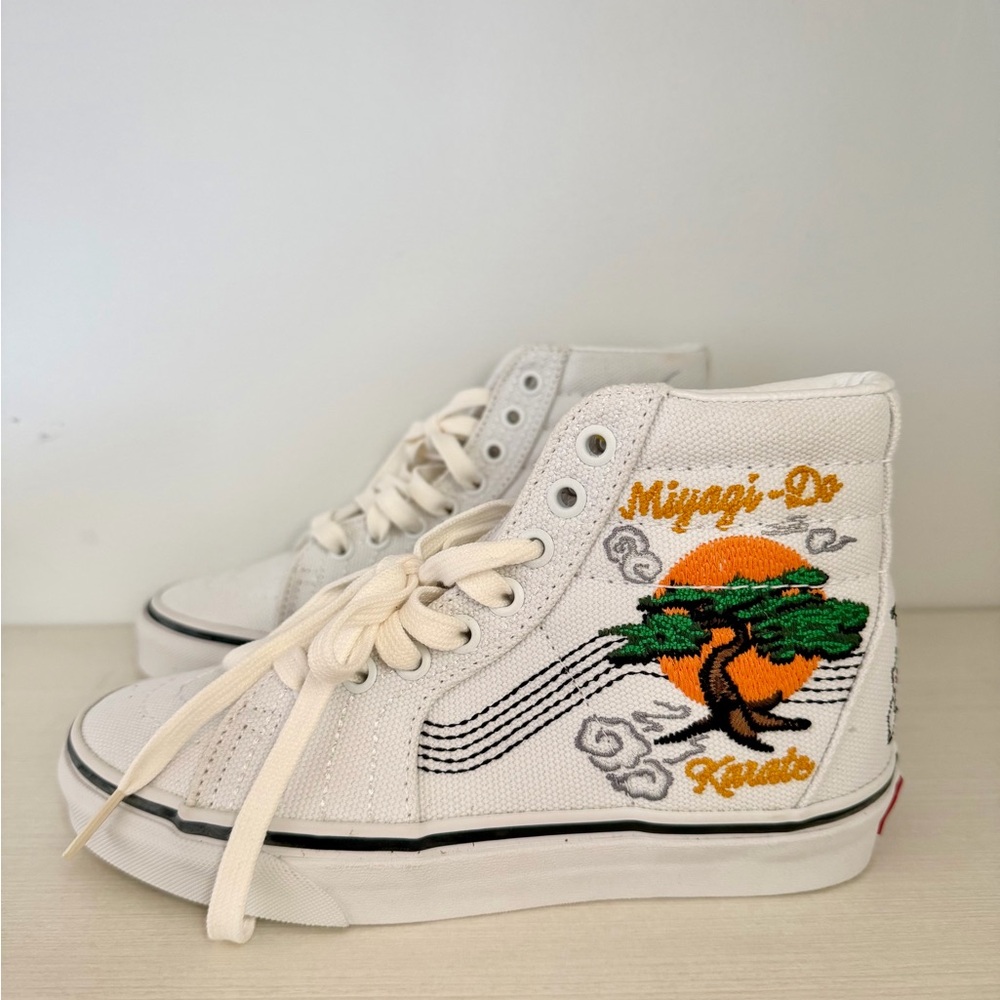 Vans Cobra Kai sk8 sneaker kids 3.5